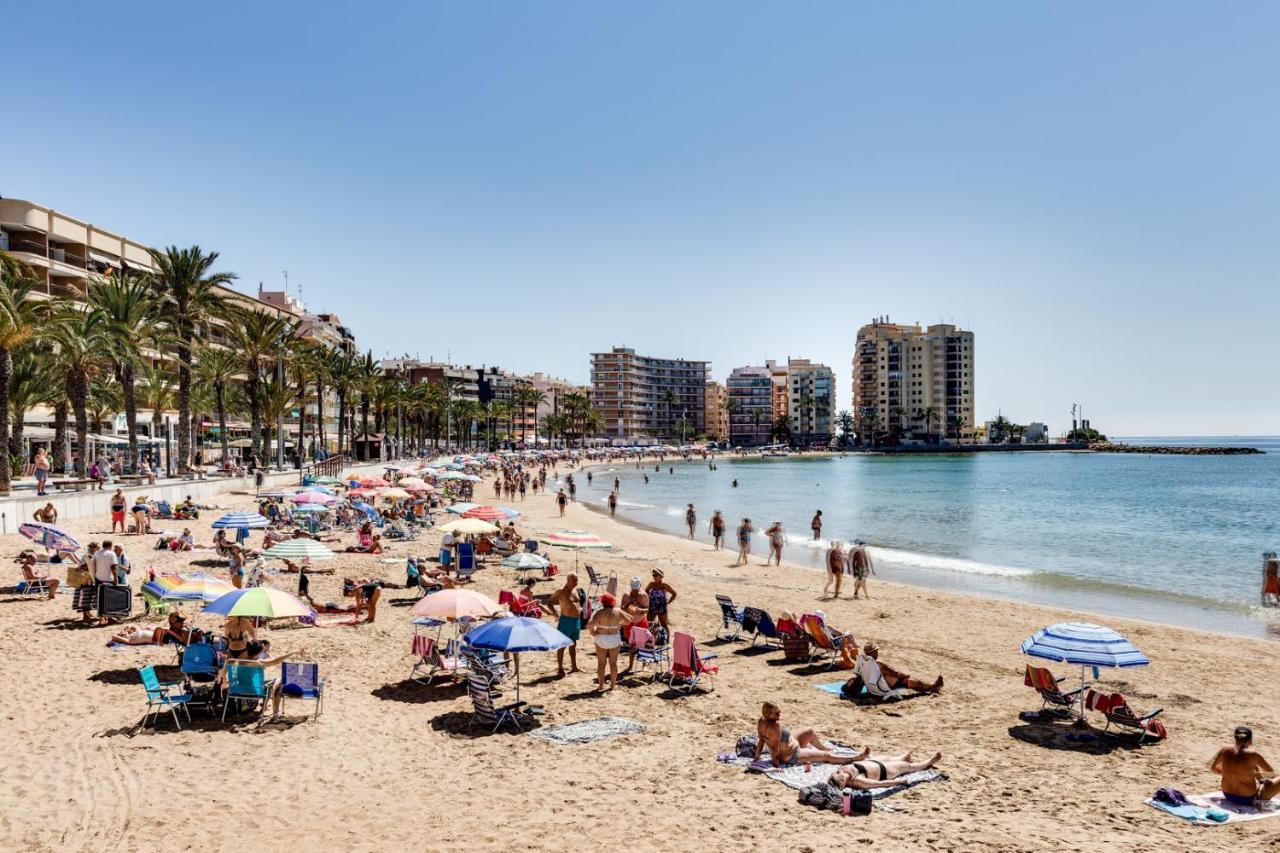 Apartamento Caballero De Rodas Torrevieja Eksteriør billede