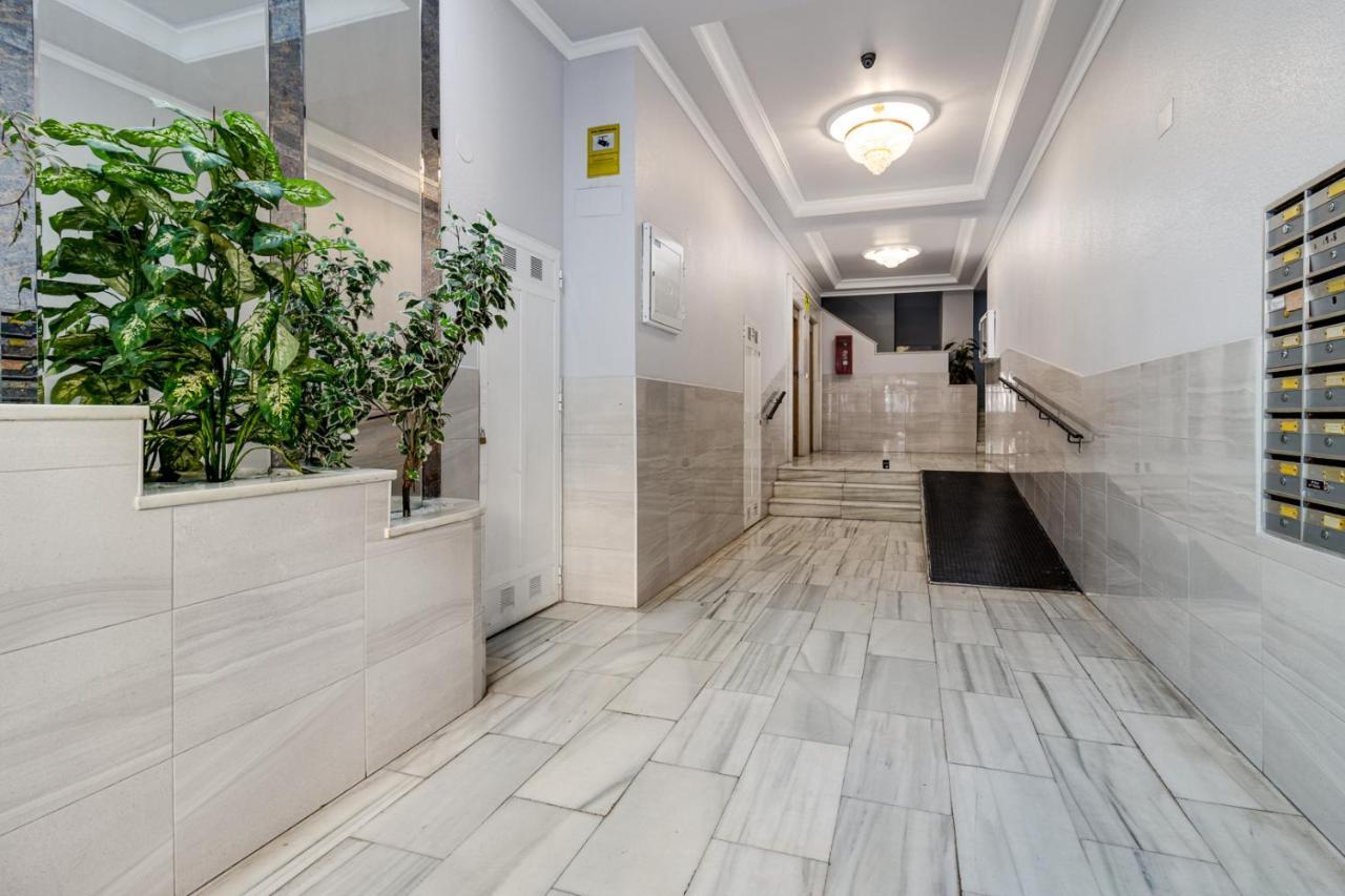 Apartamento Caballero De Rodas Torrevieja Eksteriør billede